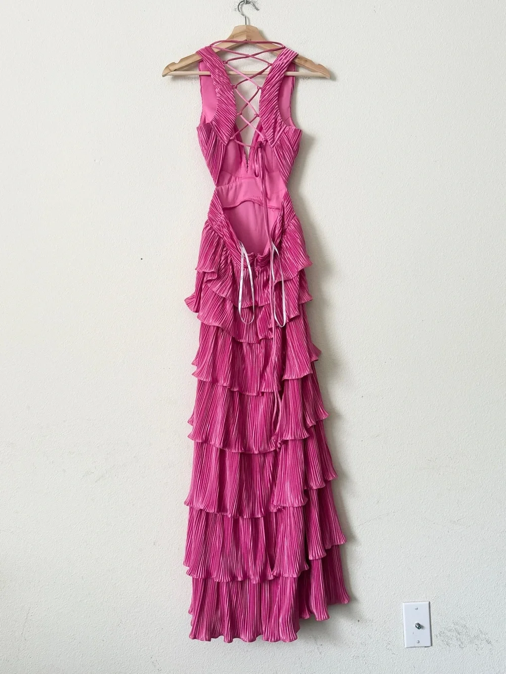Lulu’s XS Beauty Icon pink satin pleated tiered laceup back maxi dress - Picture 5 of 7